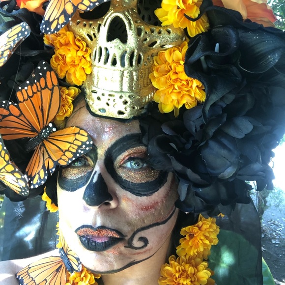 Caught by BUTTERFLIES - Picture 2 of 4